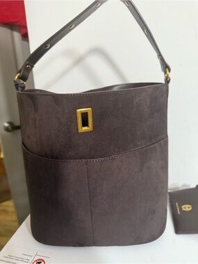 House of Harlow Suede Bucket Shoulder Bag in Dark Brown with wristlet NWOT
